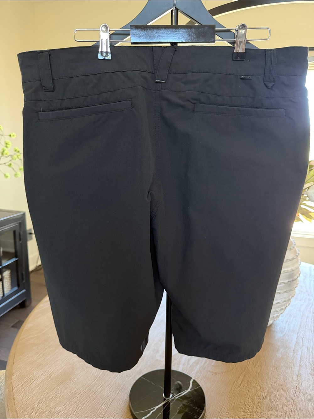 Men’s Oakley flat front golf shorts. - Picture 5 of 5